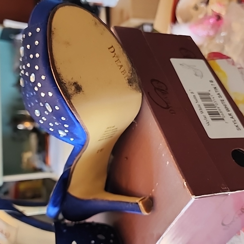 Heels - Picture 3 of 3
